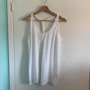 Old Navy Active Semi-fitted twisted racer back